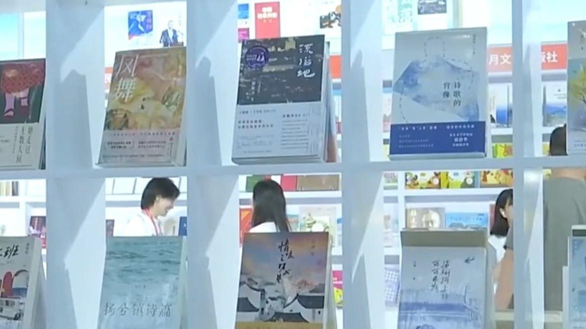苏州两岸家庭端午包粽子话融合