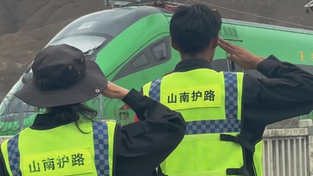 年轻人下班后开始搞副业了