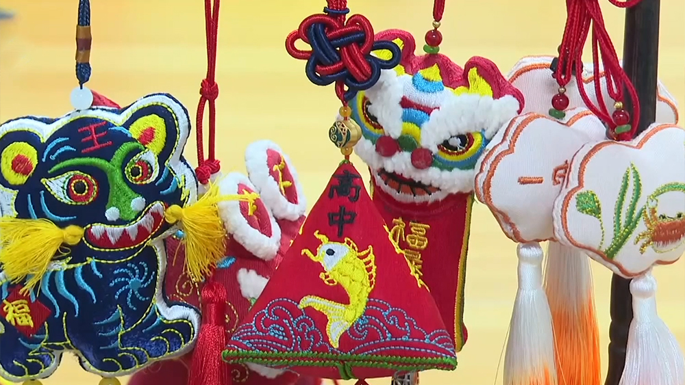 美伊在瑞士开始谈判 万斯：预计将取得更多进展