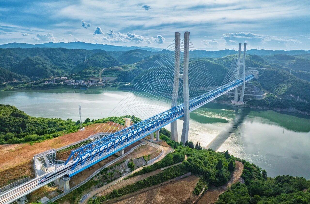 每日经济新闻
